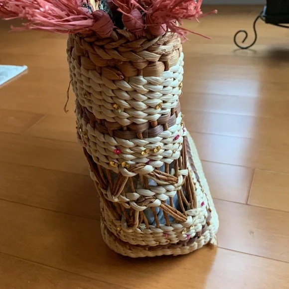 Sondra Roberts Coral Straw Woven Wood Ring Handle Beach Bag with Fringes - Picture 11 of 16